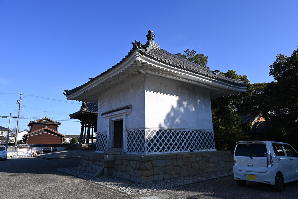 安城の老舗うなぎ・お料理・吉野屋。1899年の創業以来124年。親子4代にわたり受け継がれた鰻の照（タレ）を是非お試しください|駐車場6台完備